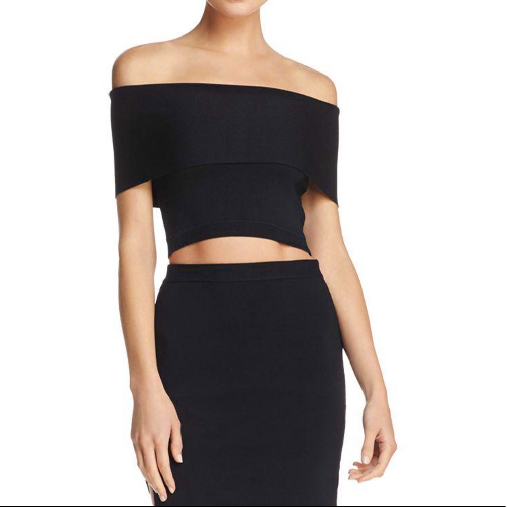 Olivacious Off-the-shoulder Crop top